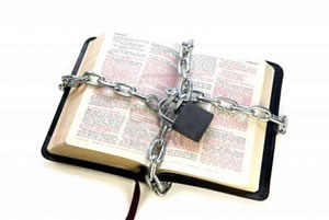 La prohibición de la Biblia y su lectura